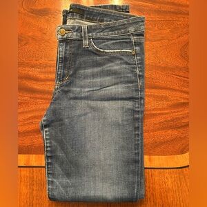 JOE’S JEANS
Skinny Booty Fit